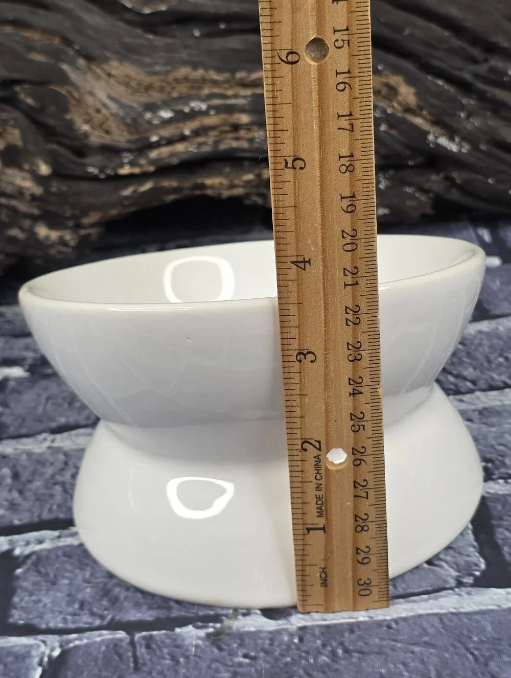 YHY Raised Tilted Ceramic Cat Bowl with Paw Prints & “Yummy!” Design